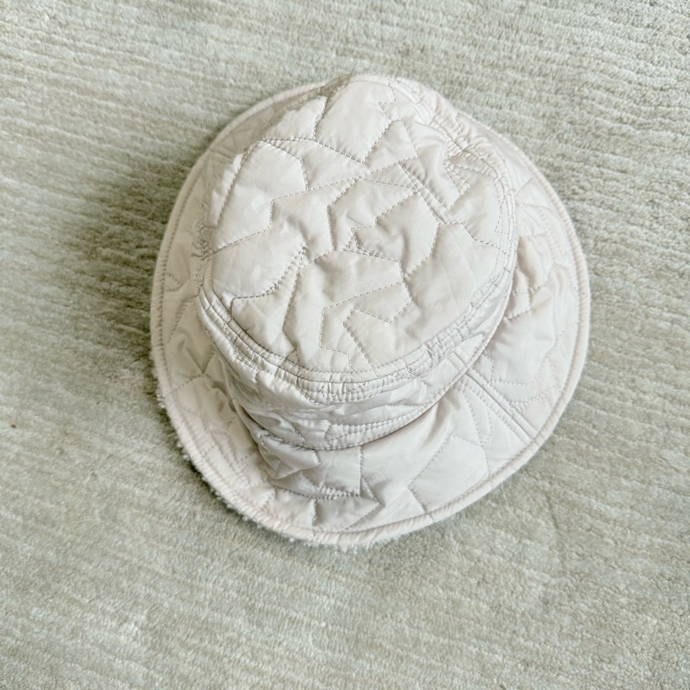 Rag & Bone Reversible Beige Sherpa and Quilted Nylon Addison Bucket Hat - Picture 12 of 13